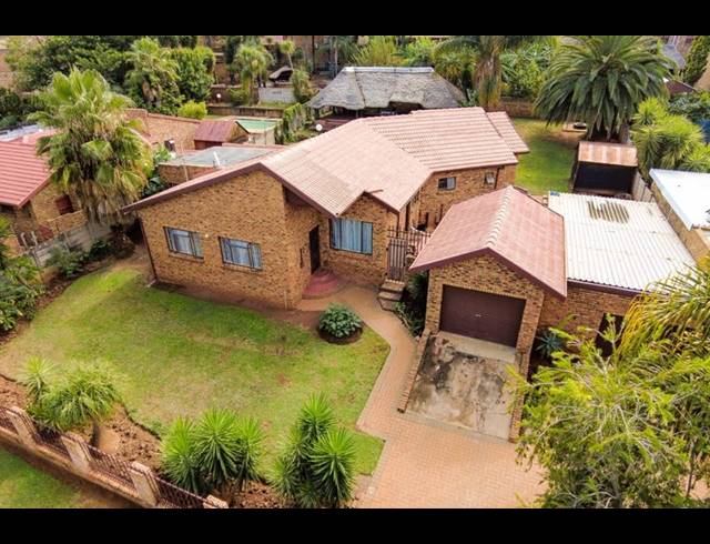 3 BEDROOM HOUSE FOR SALE IN SUIDERBERG